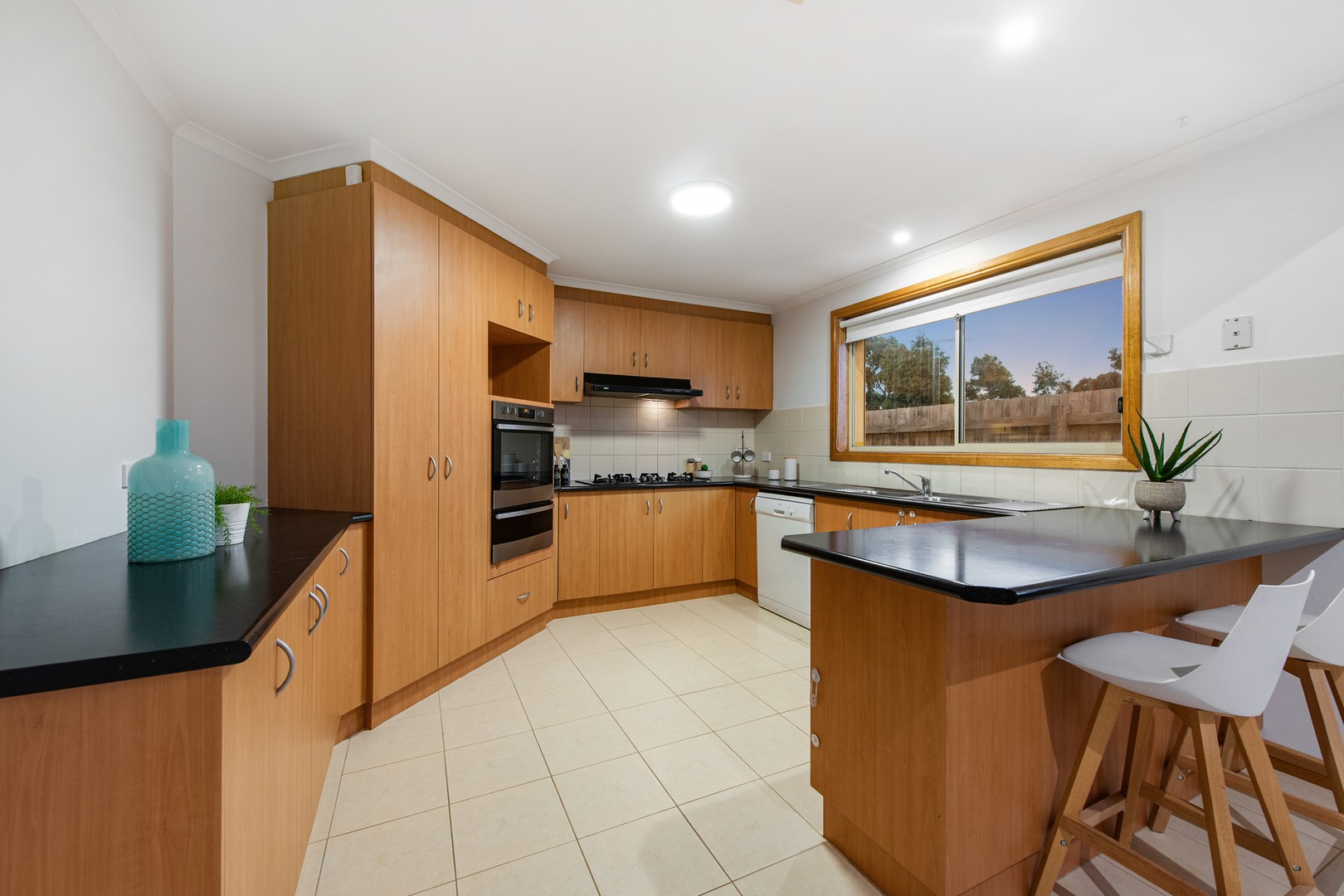 11 Burnley Grove, Taylors Hill, VIC 3037, Taylors Hill - Thumbnail 5