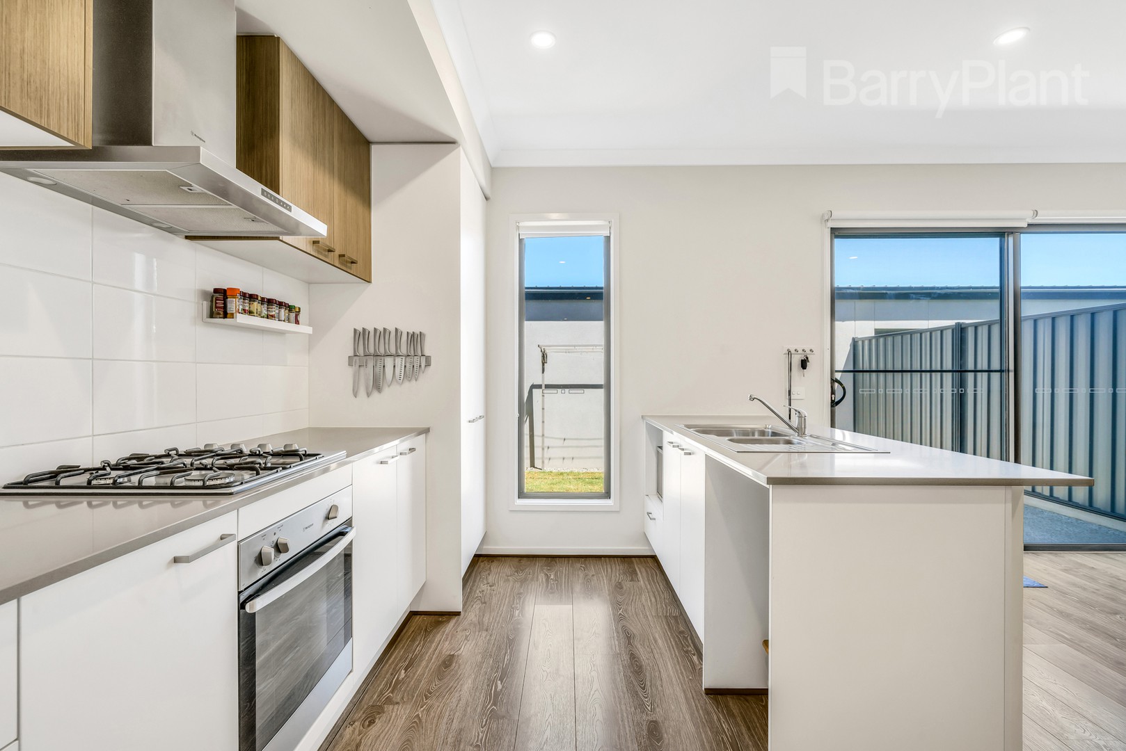 11 Caladenia Walk, Craigieburn, VIC 3064, Craigieburn - Thumbnail 4