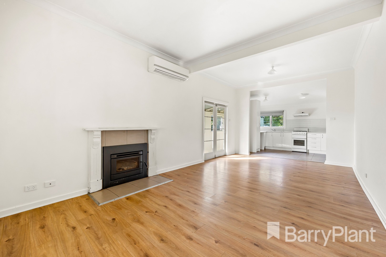 11 Camp Street, Clunes, VIC 3370, Clunes - Thumbnail 2