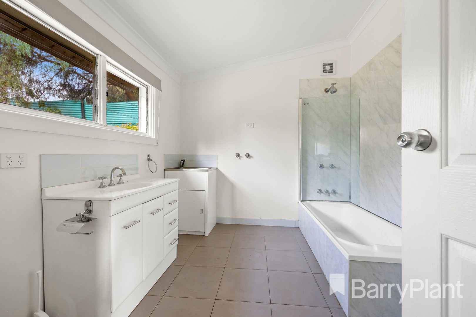 11 Camp Street, Clunes, VIC 3370, Clunes - Thumbnail 6