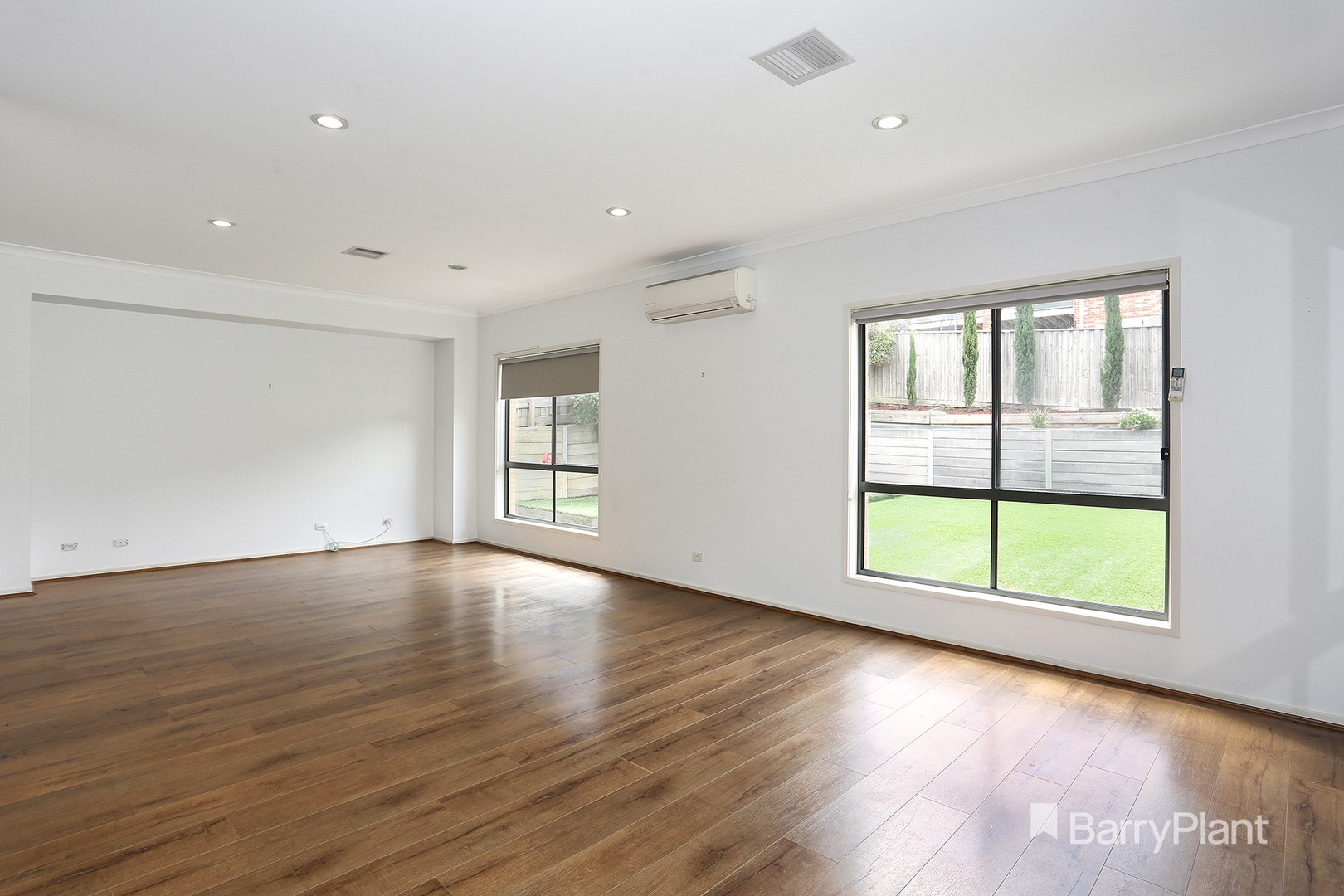 11 Casey Court, Pakenham, VIC 3810 - Thumbnail 2 - 20/01/2023