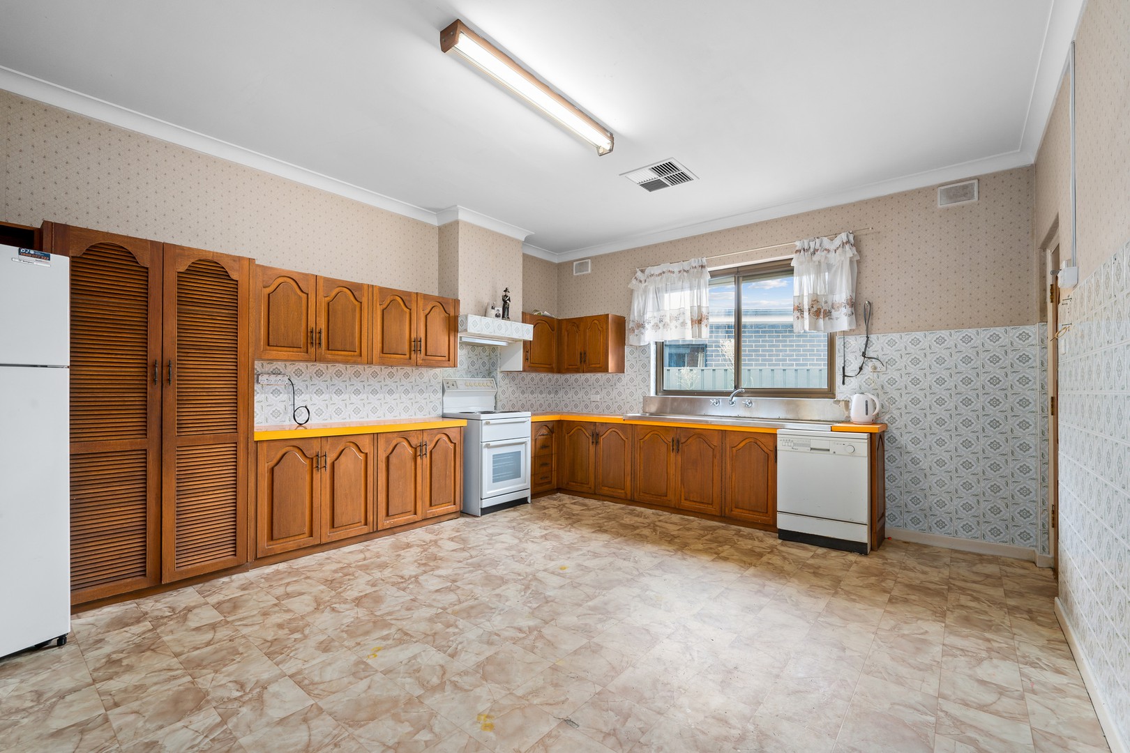 11 Cedar AvenueCampbelltown, SA 5074, Campbelltown - Thumbnail 3