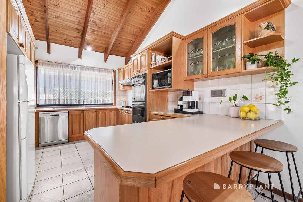 11 Charlotte Road, Mill Park, VIC 3082, Mill Park - Thumbnail 3
