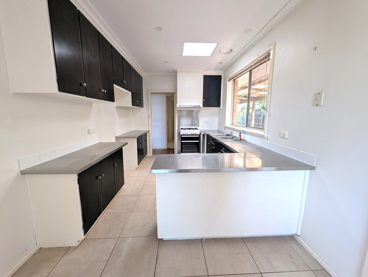 11 Chaucer Street, Hamlyn Heights, VIC 3215, Hamlyn Heights - Thumbnail 2