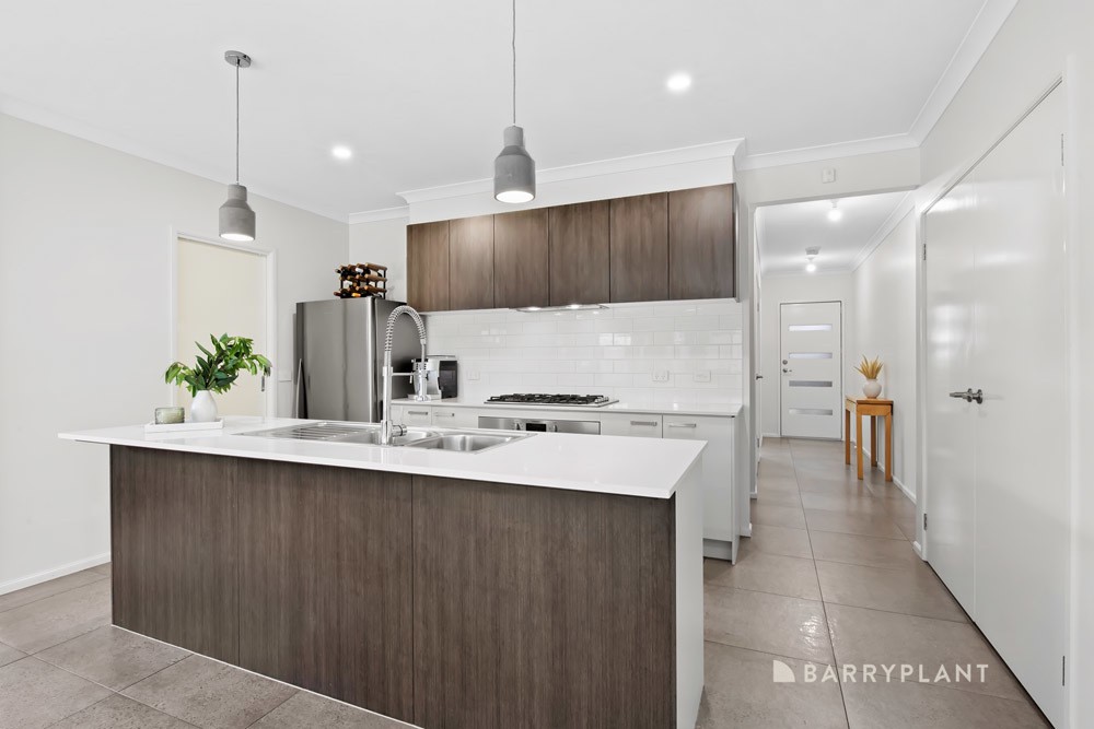 11 Clancy Way, Doreen, VIC 3754 - Thumbnail 2 - 25/11/2025