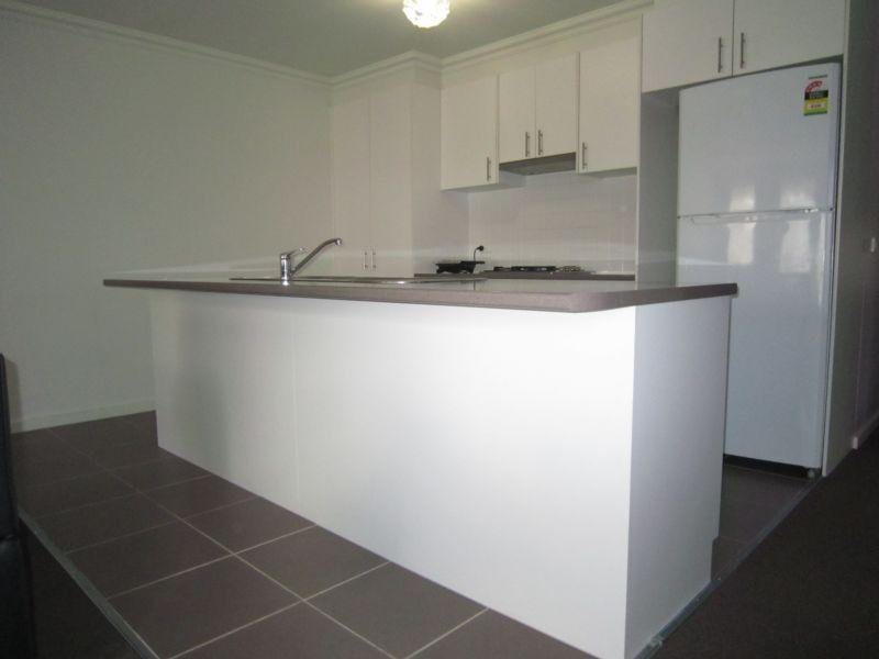 11 Clarendon Avenue, Craigieburn, VIC 3064, Craigieburn - Thumbnail 2