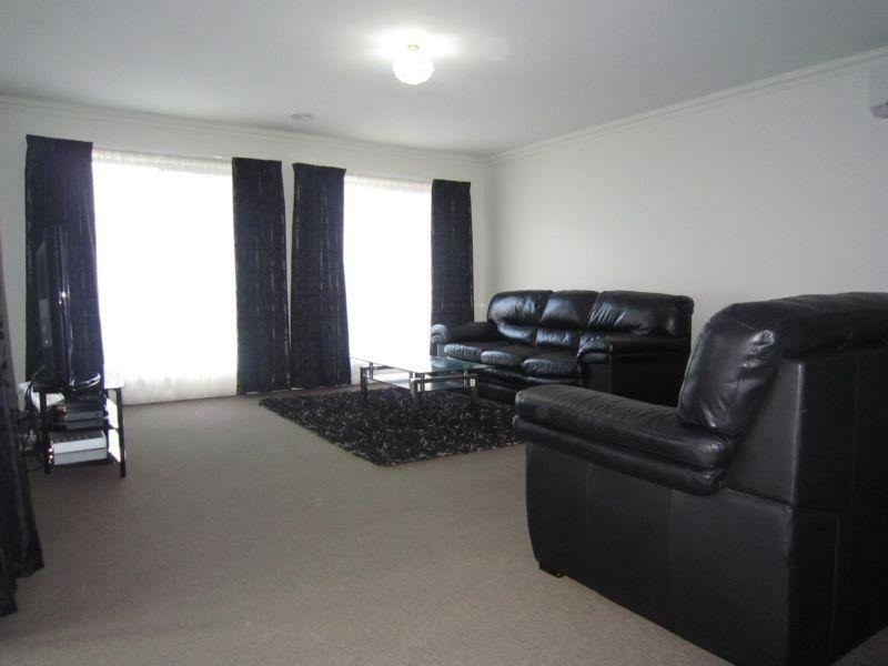 11 Clarendon Avenue, Craigieburn, VIC 3064, Craigieburn - Thumbnail 3