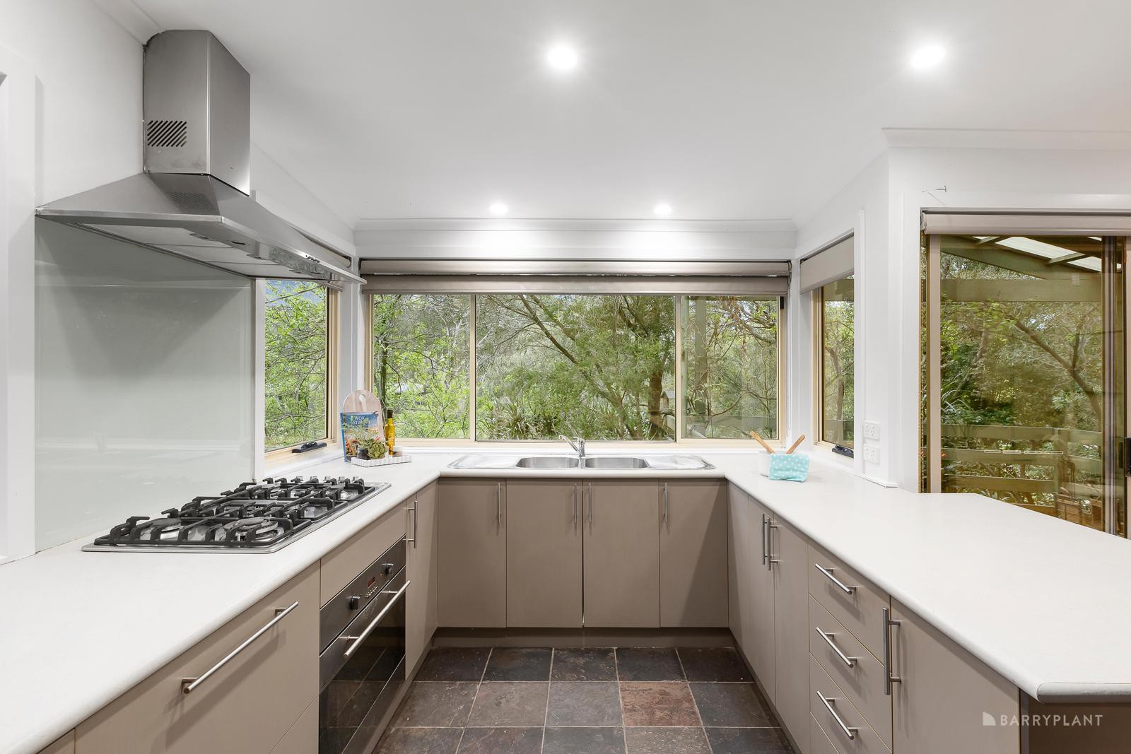 11 Clarke Avenue, Wattle Glen, VIC 3096, Wattle Glen - Thumbnail 5