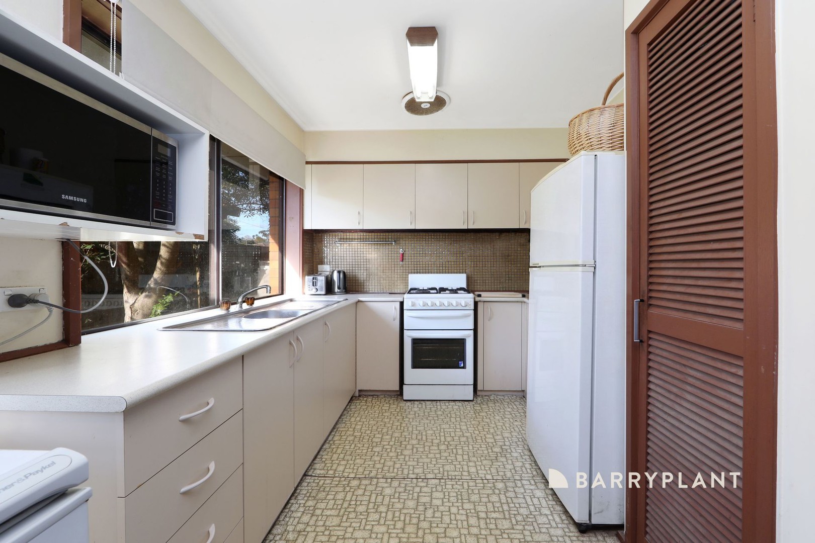 11 Clifford Street, Bayswater, VIC 3153 - Thumbnail 2 - 01/06/2026