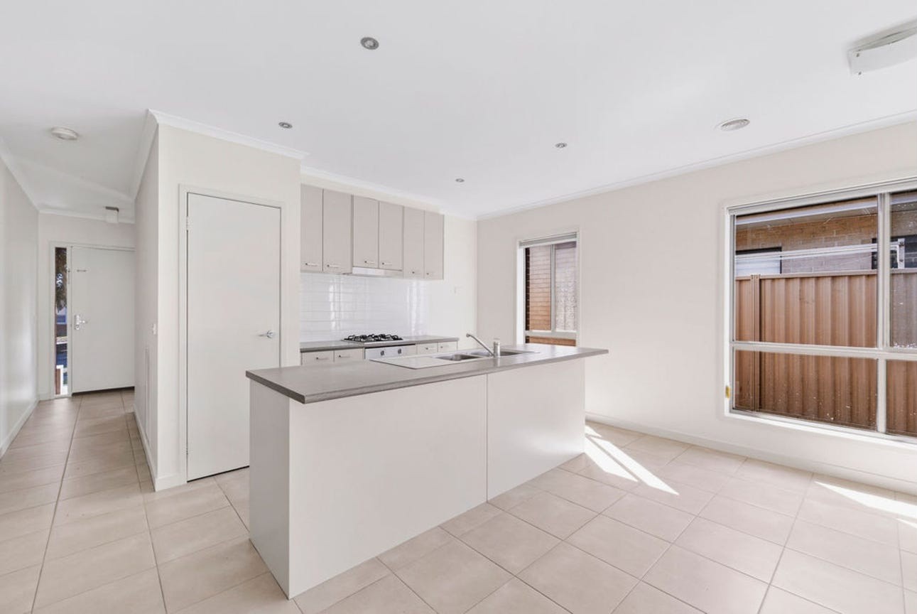 11 Clovedale Ave, Alfredton, VIC 3350, Alfredton - Thumbnail 2