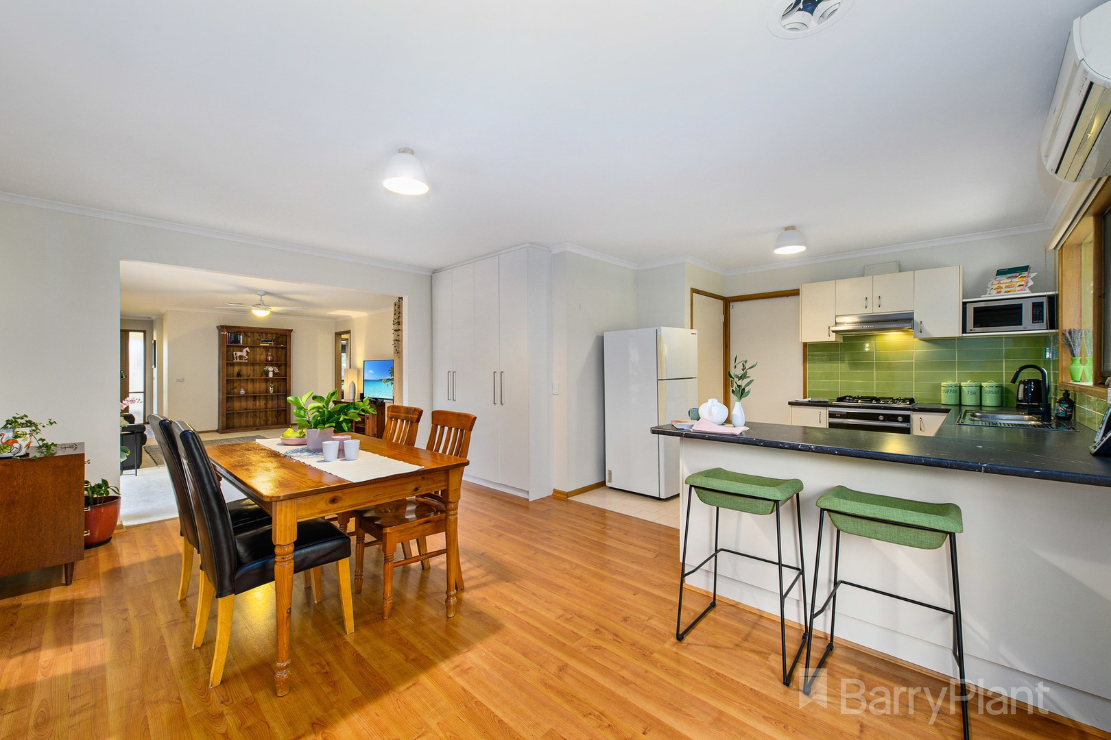 11 Coolabah Crescent, Hoppers Crossing, VIC 3029, Hoppers Crossing - Thumbnail 4
