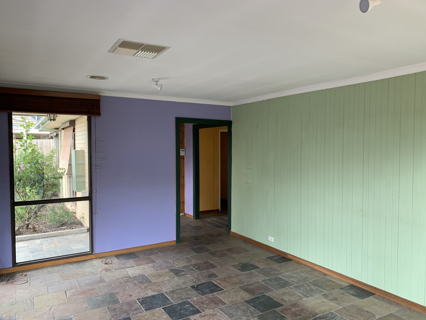 11 Cormorant Crescent, Werribee, VIC 3030 - Thumbnail 1 - 03/11/2021