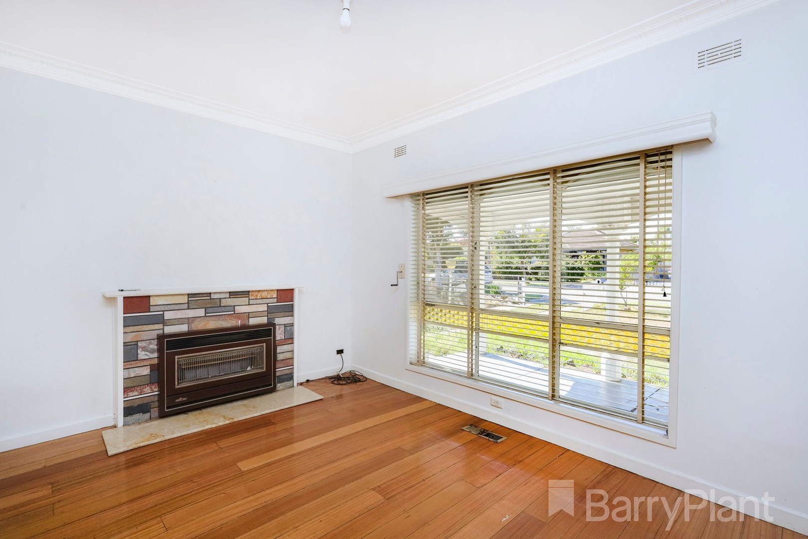 11 Couper - Angus Grove, Sunshine, VIC 3020, Sunshine - Thumbnail 4