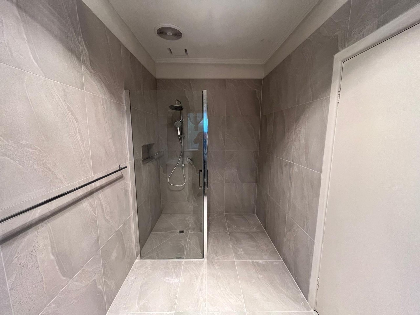 11 Craigielea Avenue, St Albans, VIC 3021 - Thumbnail 2 - 12/11/2025