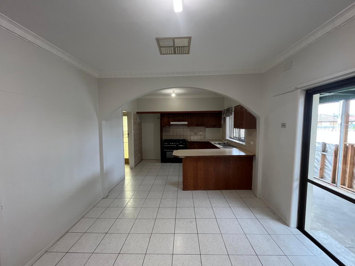 11 Craigielea Avenue, St Albans, VIC 3021, St Albans - Thumbnail 6