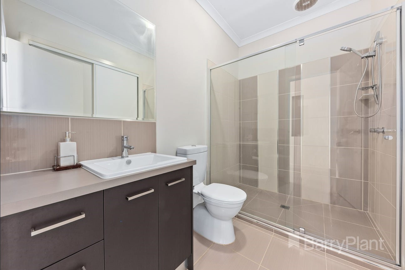 11 Creekview Place, Caroline Springs, VIC 3023, Caroline Springs - Thumbnail 8