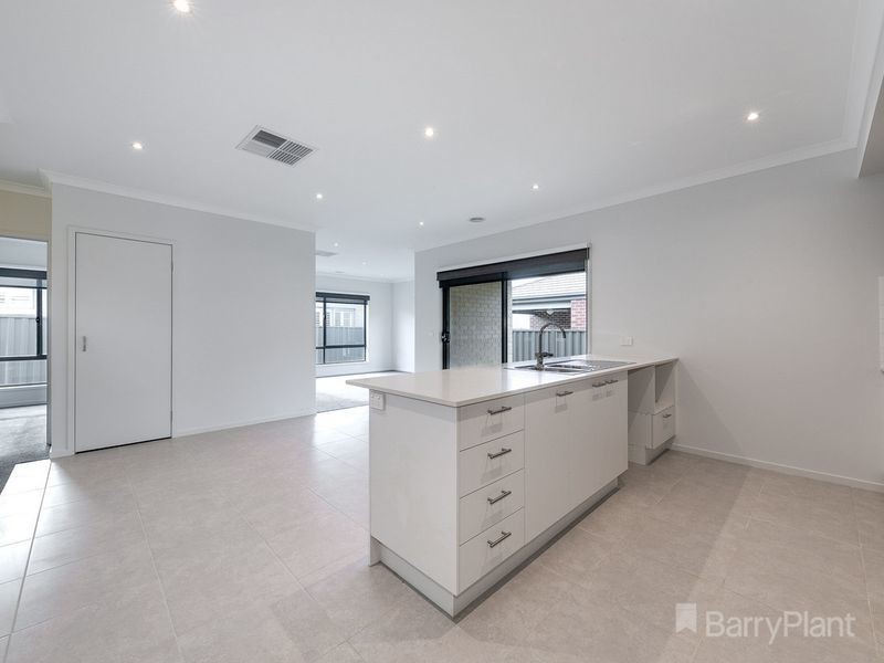 11 Danube Road, Clyde, VIC 3978, Clyde - Thumbnail 4