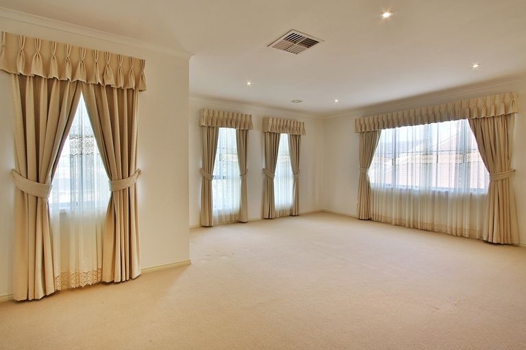 11 Deep Creek Drive, Doncaster East, VIC 3109, Doncaster East - Thumbnail 3