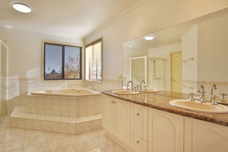 11 Deep Creek Drive, Doncaster East, VIC 3109, Doncaster East - Thumbnail 7