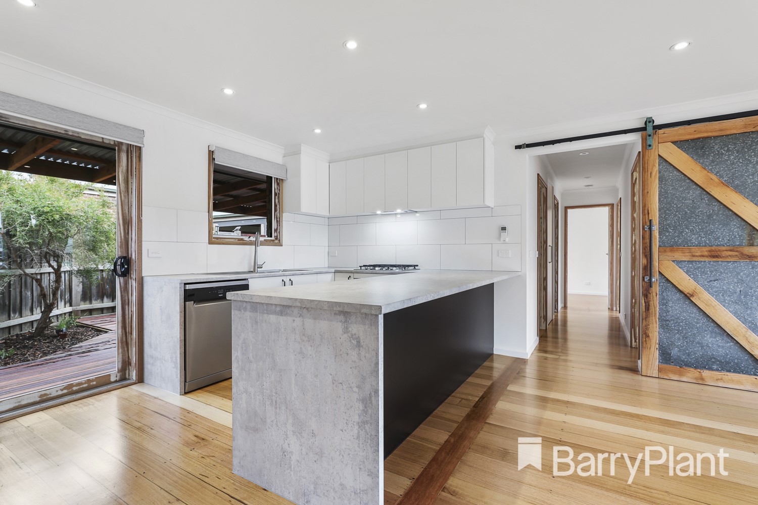 11 Dennis Court, Mooroolbark, VIC 3138, Mooroolbark - Thumbnail 2