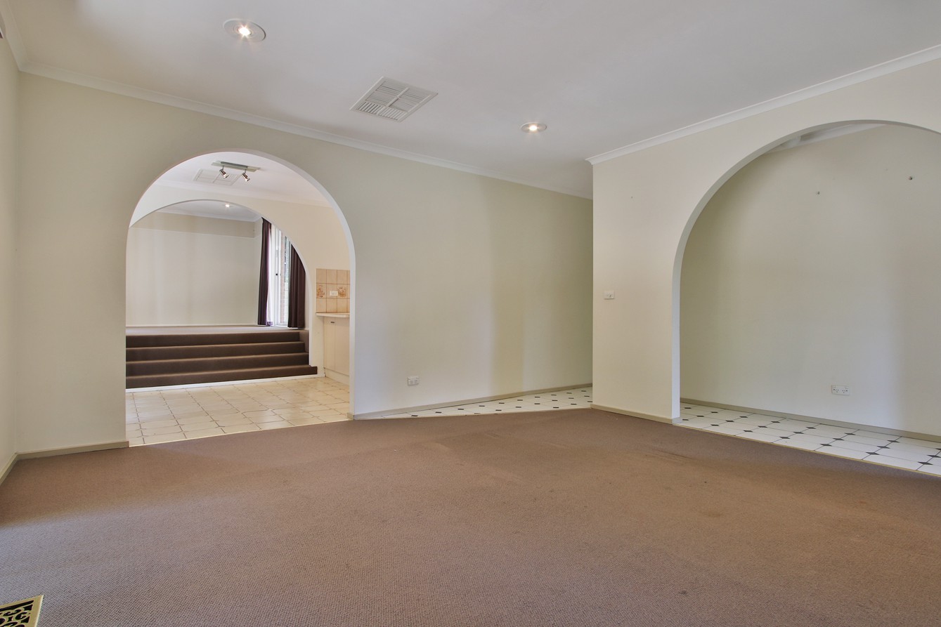 11 Drysdale Place, Mooroolbark, VIC 3138, Mooroolbark - Thumbnail 2
