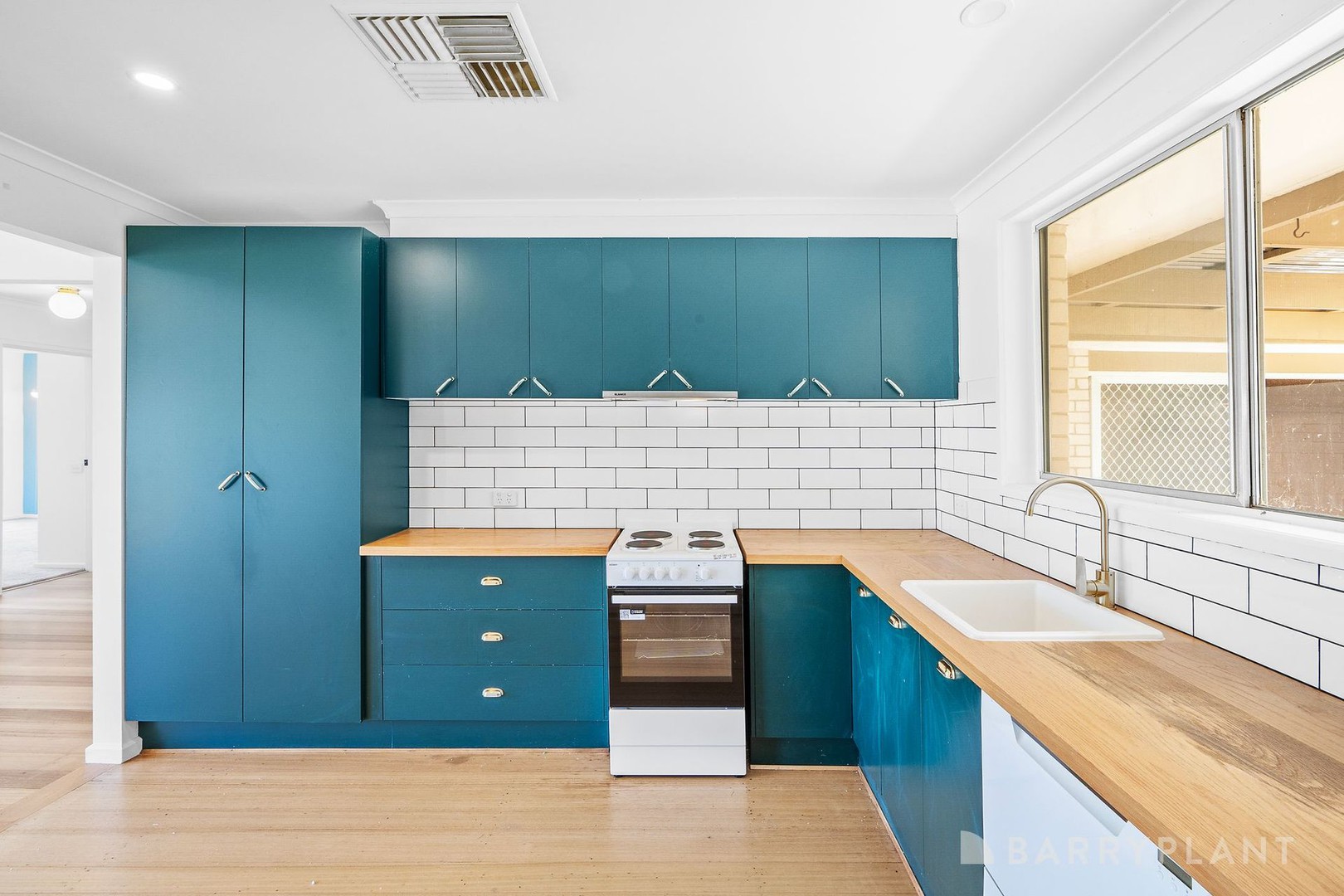11 Dunbarton Avenue, Hoppers Crossing, VIC 3029, Hoppers Crossing - Thumbnail 4