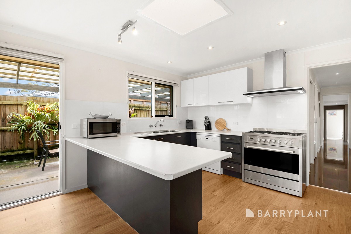 11 Dunstone Drive, Rosebud, VIC 3939, Rosebud - Thumbnail 2
