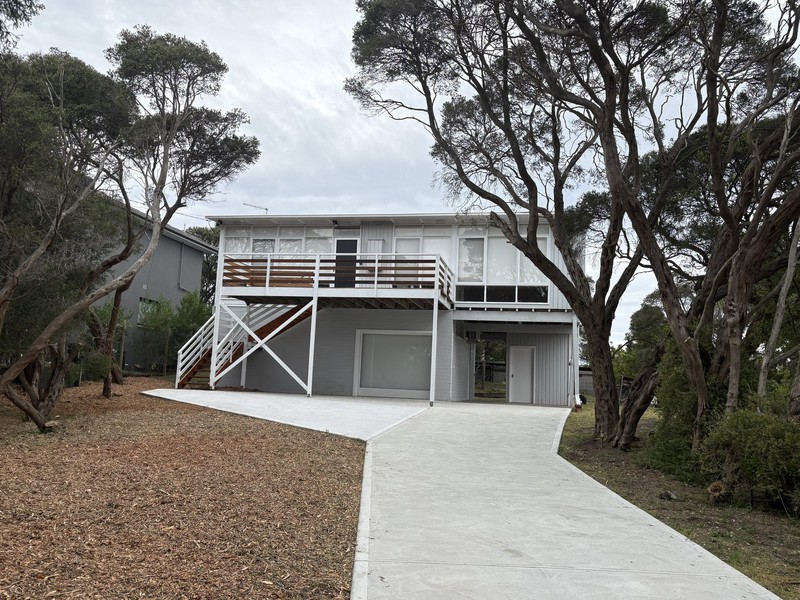 11 Duntroon Avenue, Rye, VIC 3941 - Image - 10/12/2025