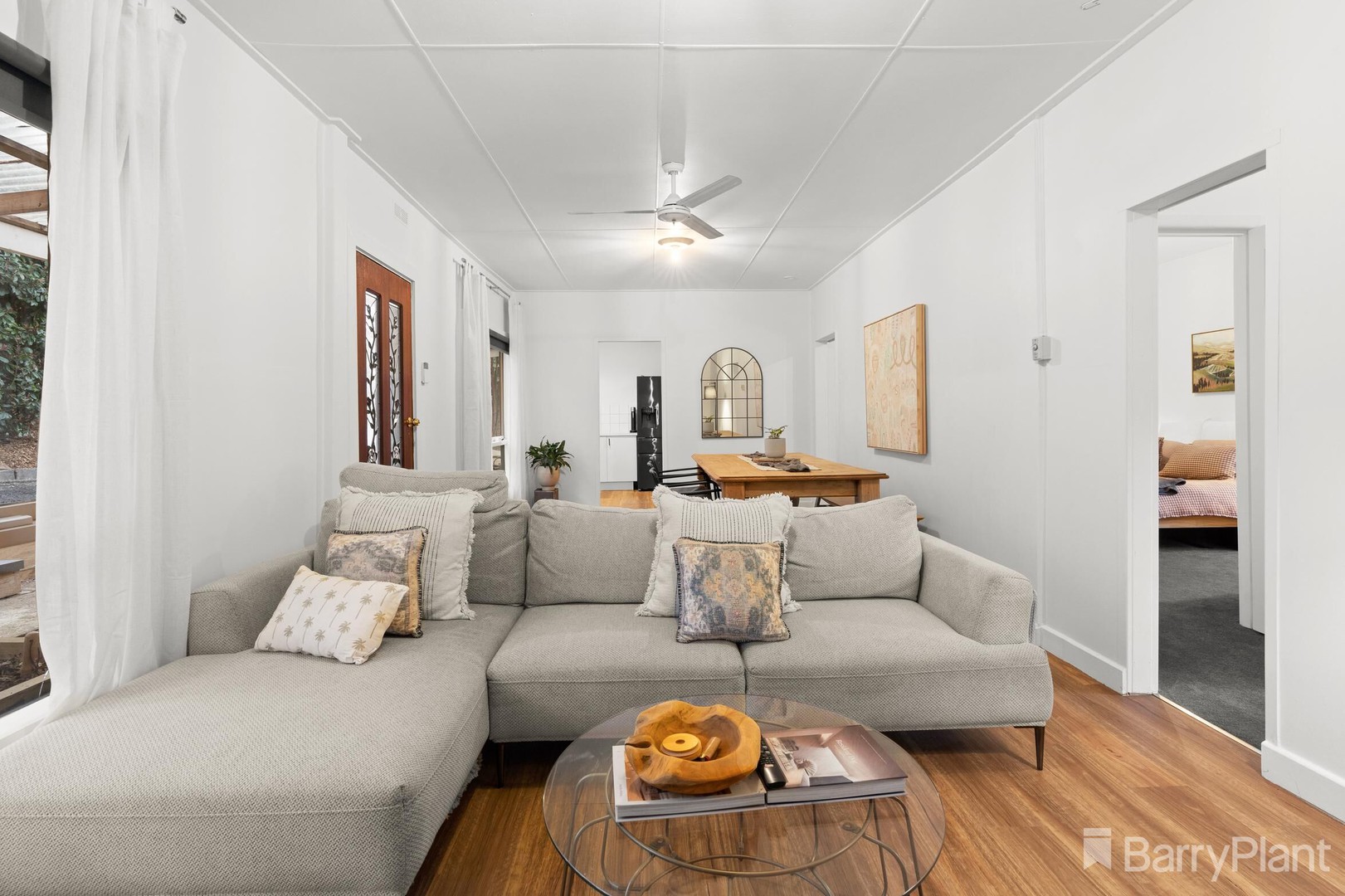 11 Edmunds Road, Cockatoo, VIC 3781, Cockatoo - Thumbnail 2
