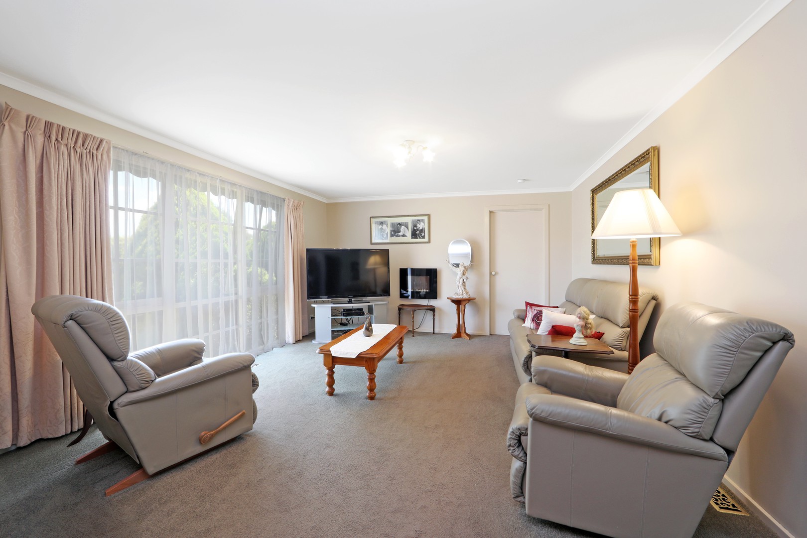 11 Erskine Drive, Rowville, VIC 3178, Rowville - Thumbnail 2