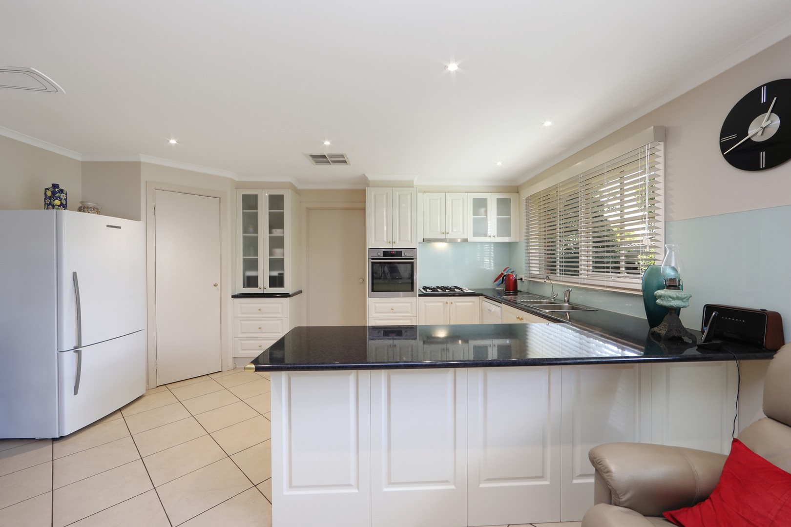 11 Erskine Drive, Rowville, VIC 3178, Rowville - Thumbnail 4