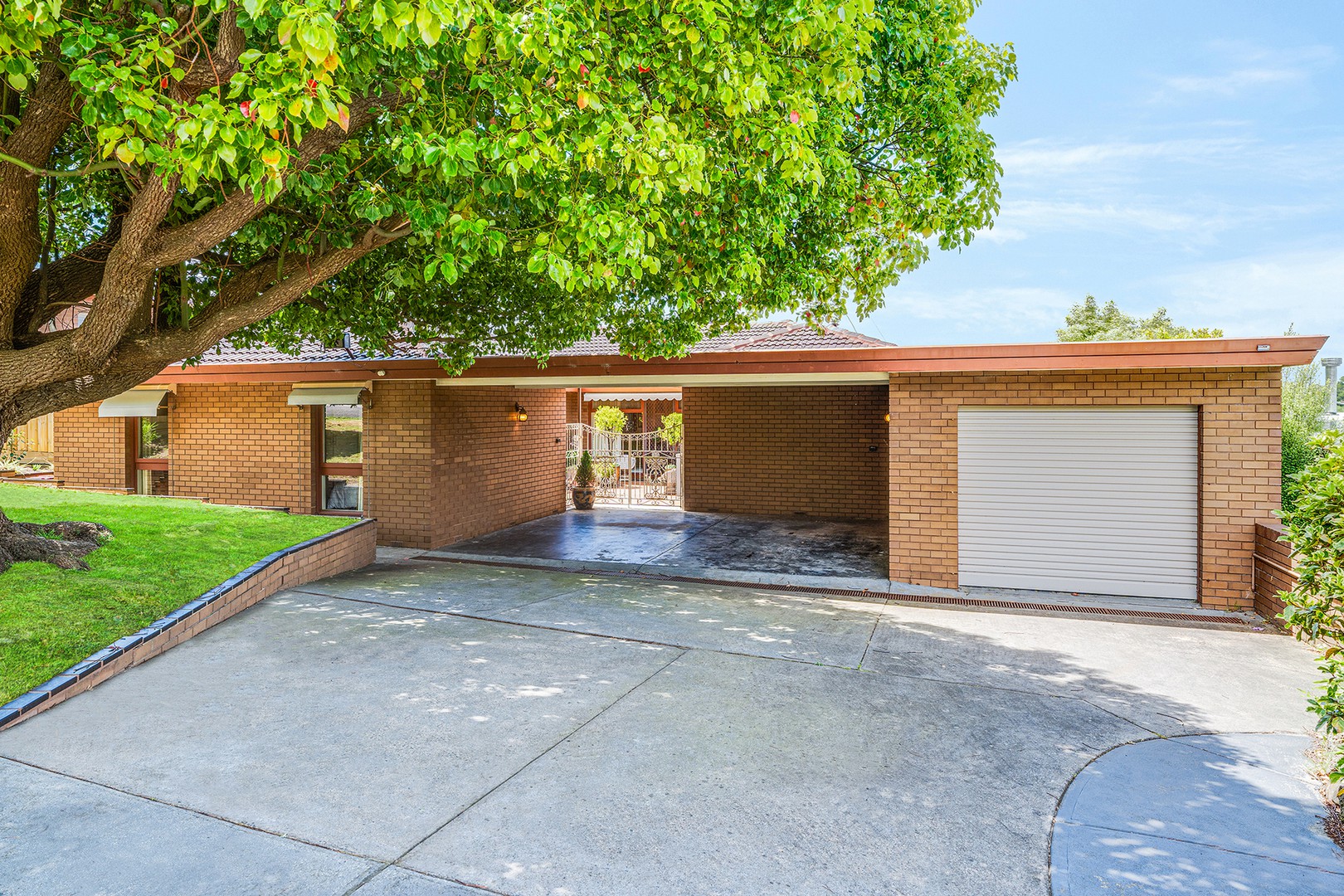 11 Fernhill Drive, Highton, VIC 3216, Highton - Thumbnail 2