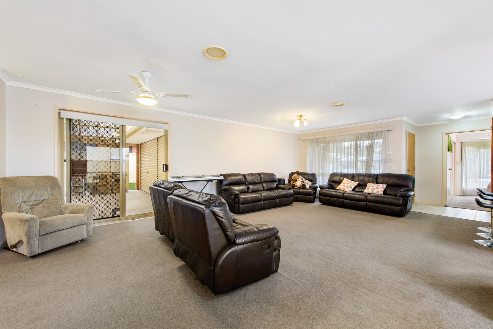 11 Flint Crescent, Delahey, VIC 3037, Delahey - Thumbnail 2