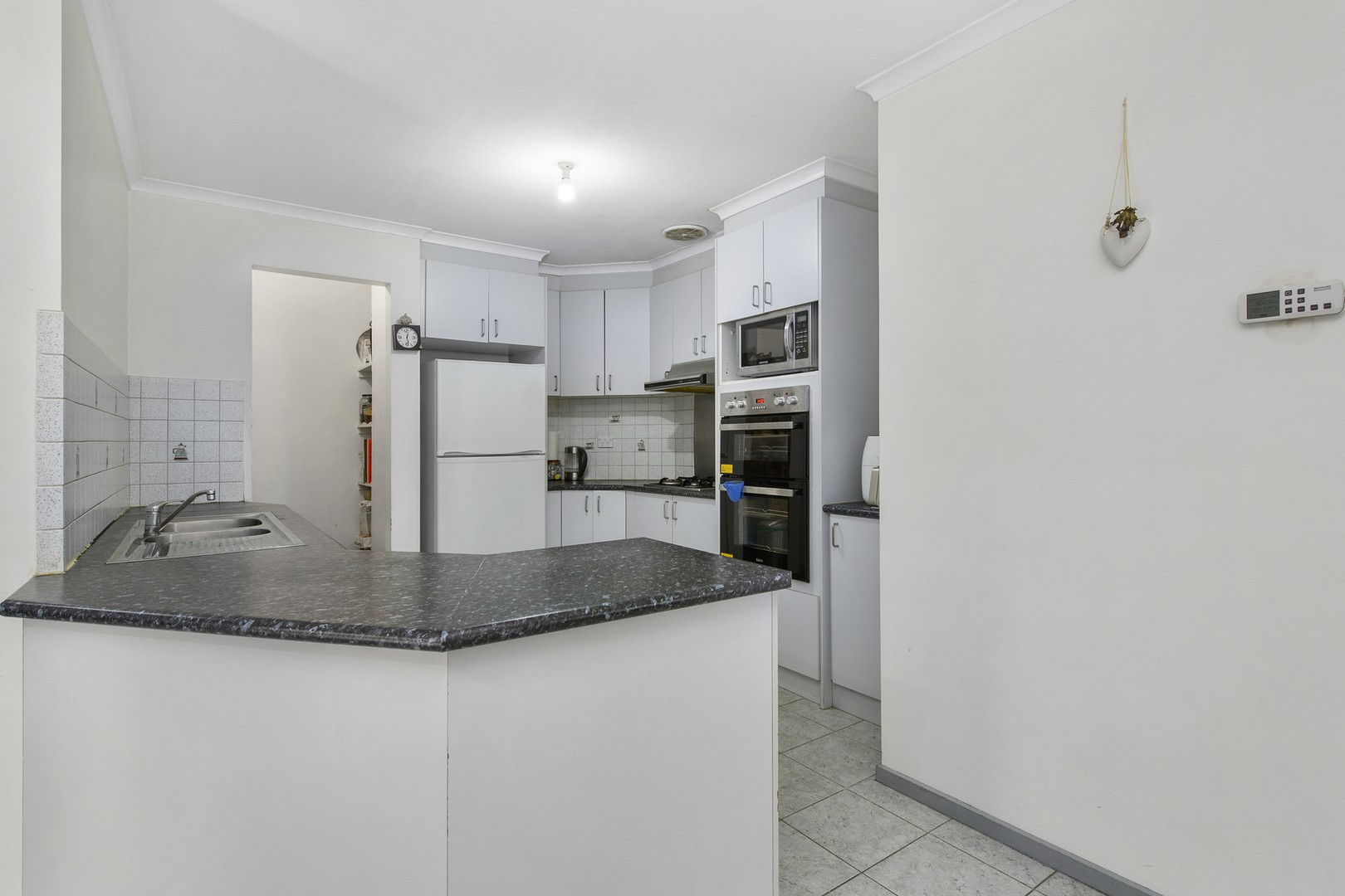 11 Flintoff Avenue, Burnside, VIC 3023, Burnside - Thumbnail 5