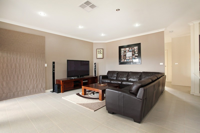 11 Fraserburgh Crescent, Greenvale, VIC 3059, Greenvale - Thumbnail 4