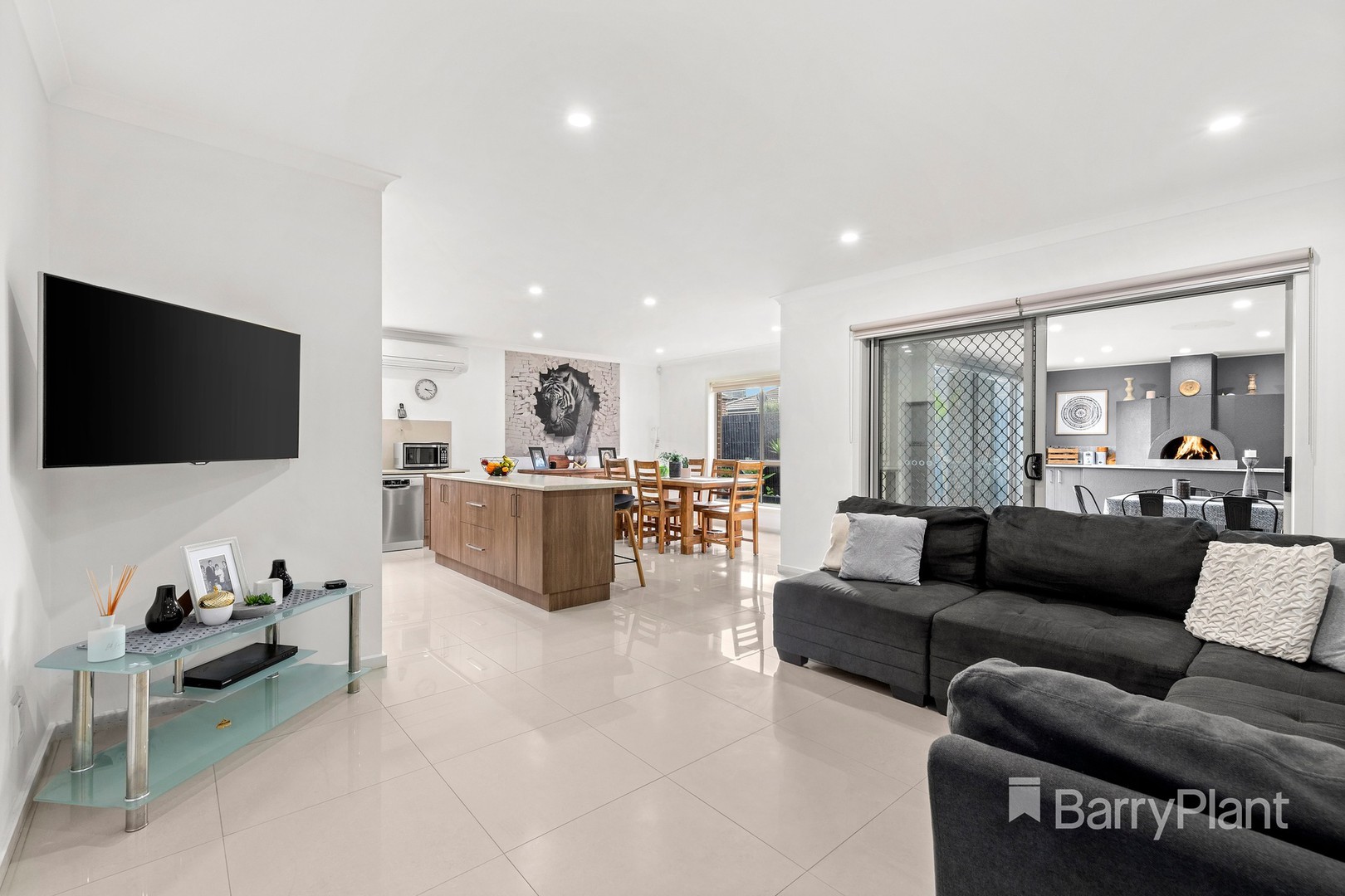 11 Gardense Parade, South Morang, VIC 3752, South Morang - Thumbnail 3