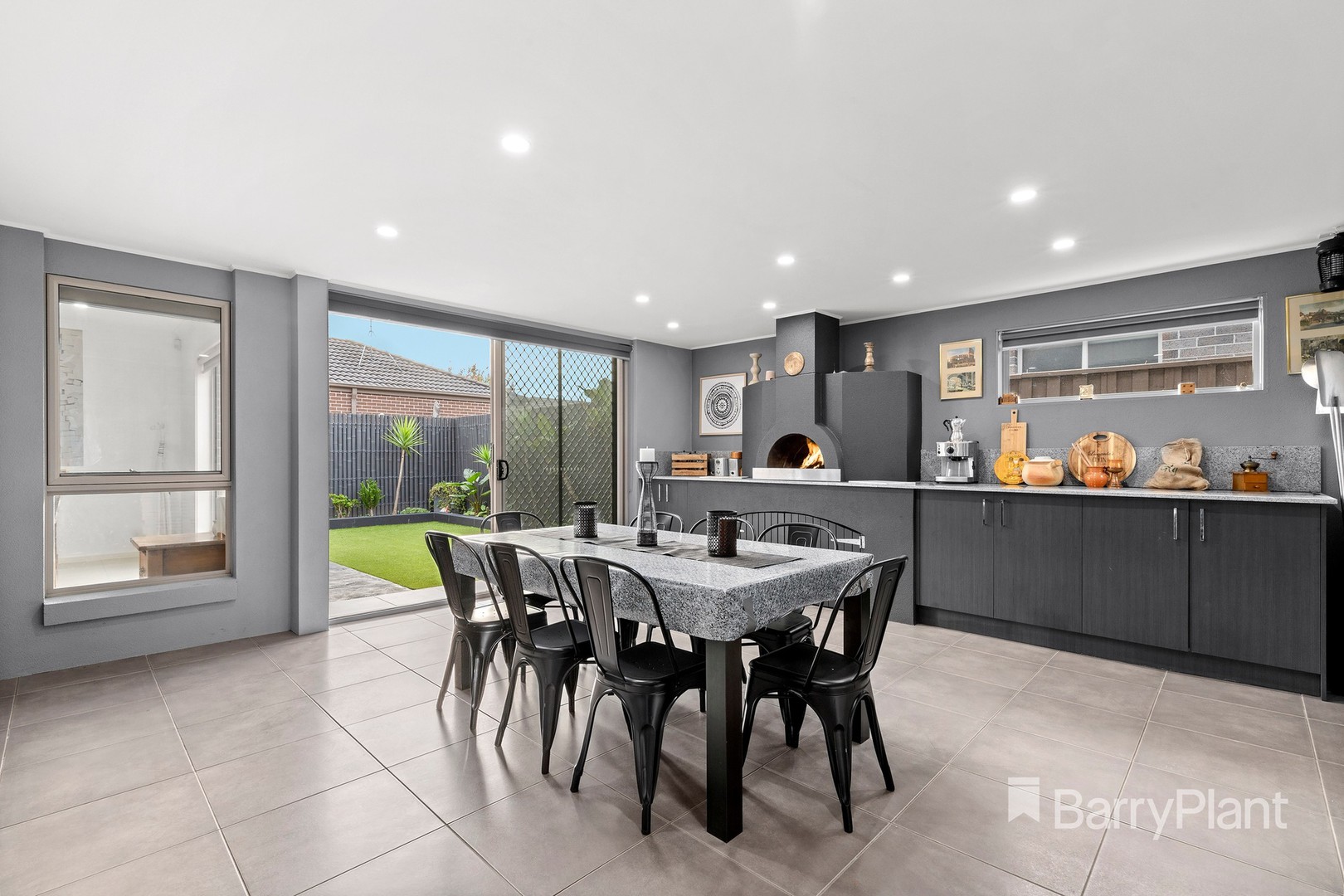 11 Gardense Parade, South Morang, VIC 3752, South Morang - Thumbnail 4