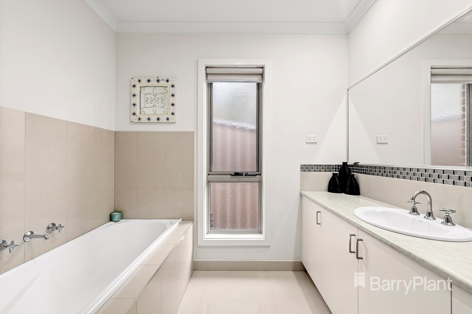 11 Gardense Parade, South Morang, VIC 3752, South Morang - Thumbnail 6