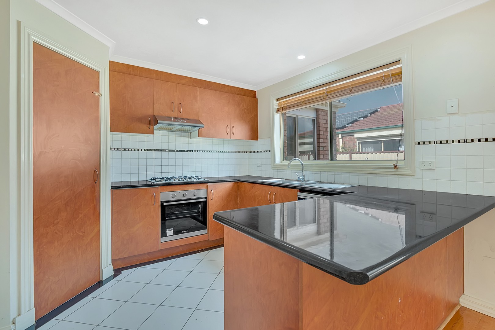 11 Garonne Circuit, Roxburgh Park, VIC 3064, Roxburgh Park - Thumbnail 3