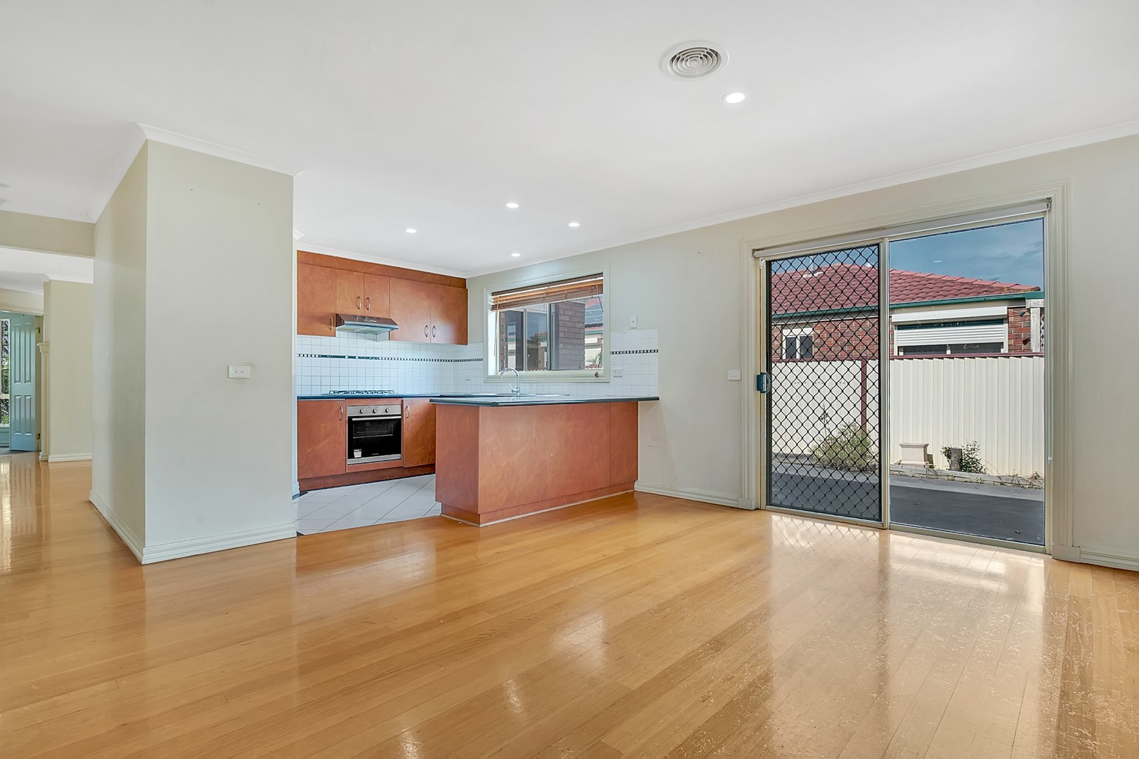 11 Garonne Circuit, Roxburgh Park, VIC 3064, Roxburgh Park - Thumbnail 4