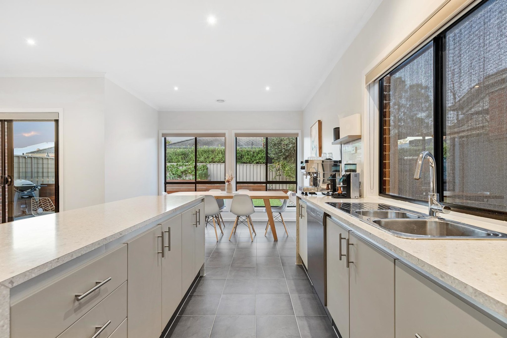 11 Gisborne Way, Caroline Springs, VIC 3023, Caroline Springs - Thumbnail 4