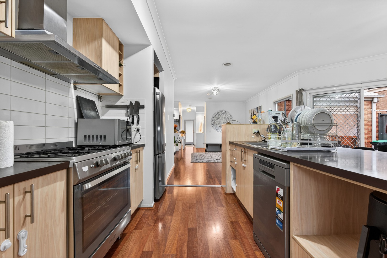 11 Glack Way, Caroline Springs, VIC 3023 - Thumbnail 2 - 06/03/2026