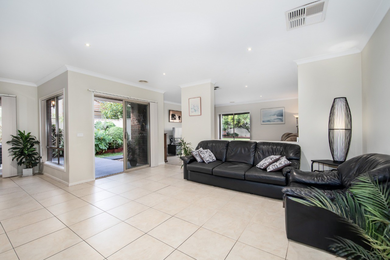 11 Glenbrook Avenue, Cairnlea, VIC 3023, Cairnlea - Thumbnail 3