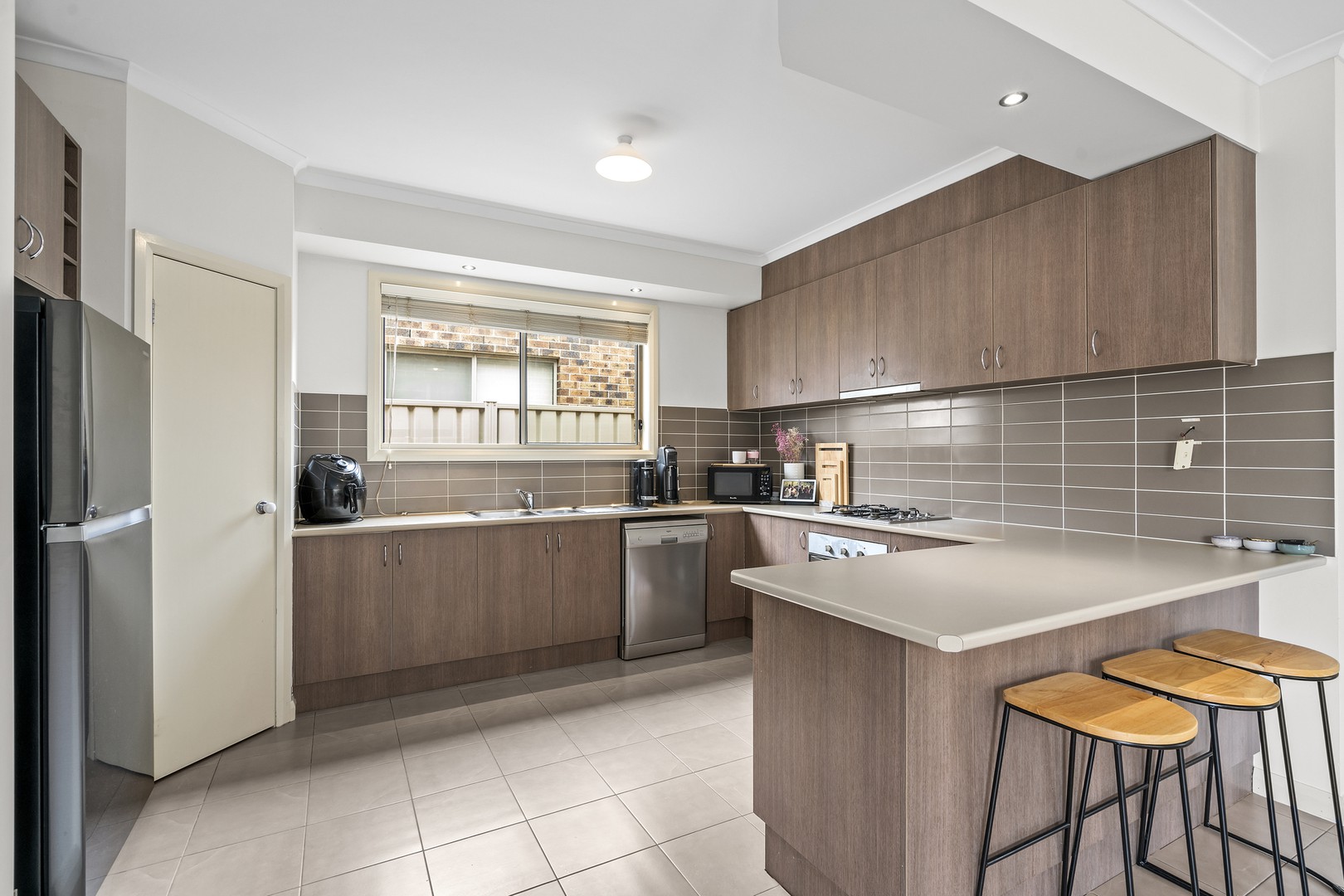 11 Glencoe Street, Melton, VIC 3337, Kurunjang - Thumbnail 4