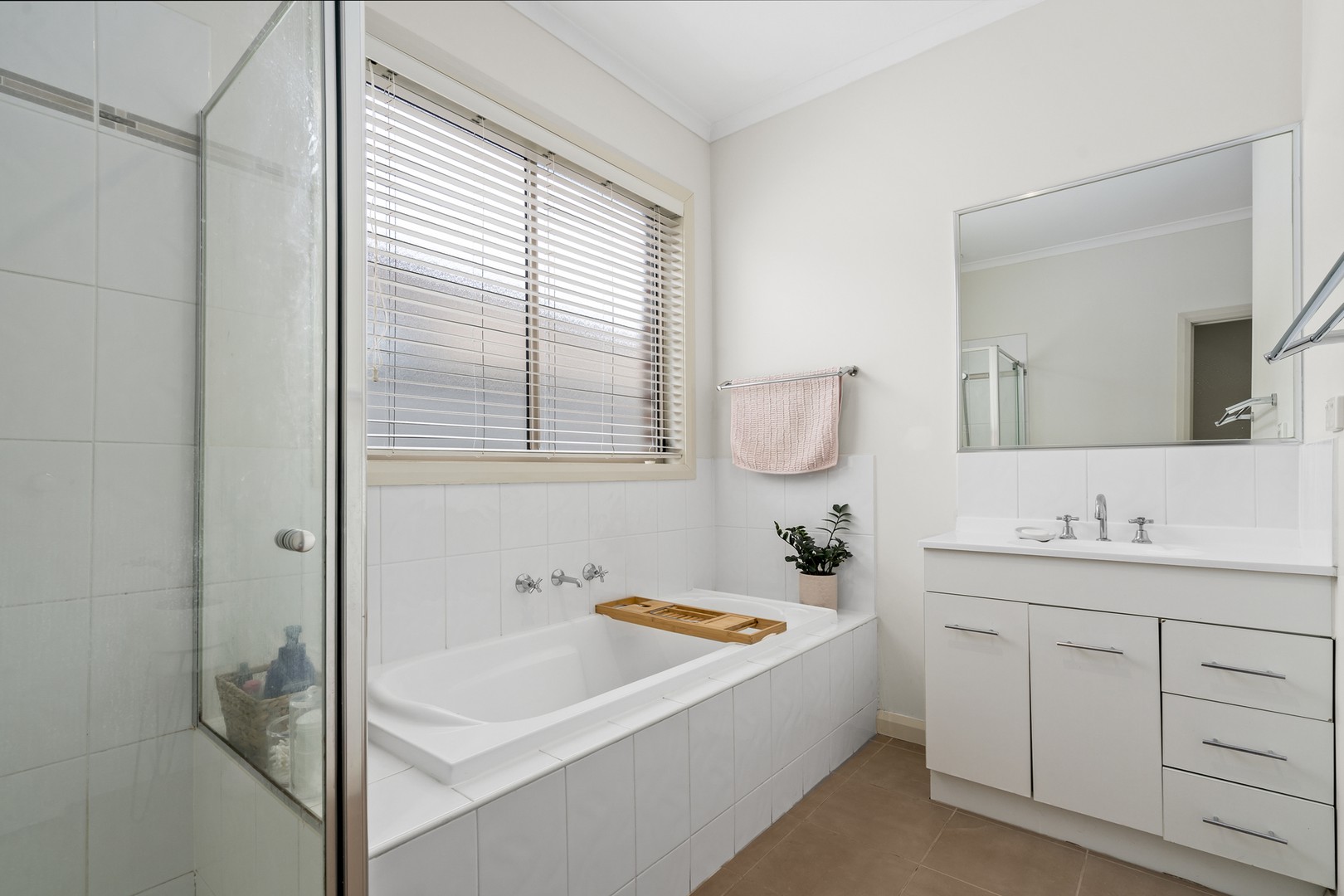11 Glencoe Street, Melton, VIC 3337, Kurunjang - Thumbnail 8