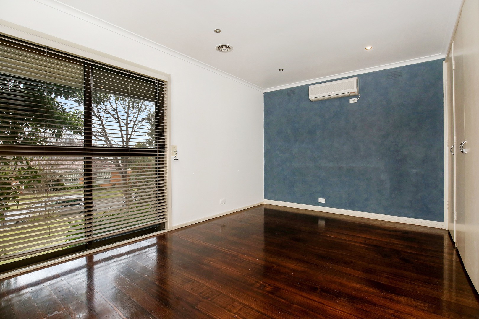 11 Gordon Street, Bundoora, VIC 3083 - Thumbnail 2 - 30/04/2025