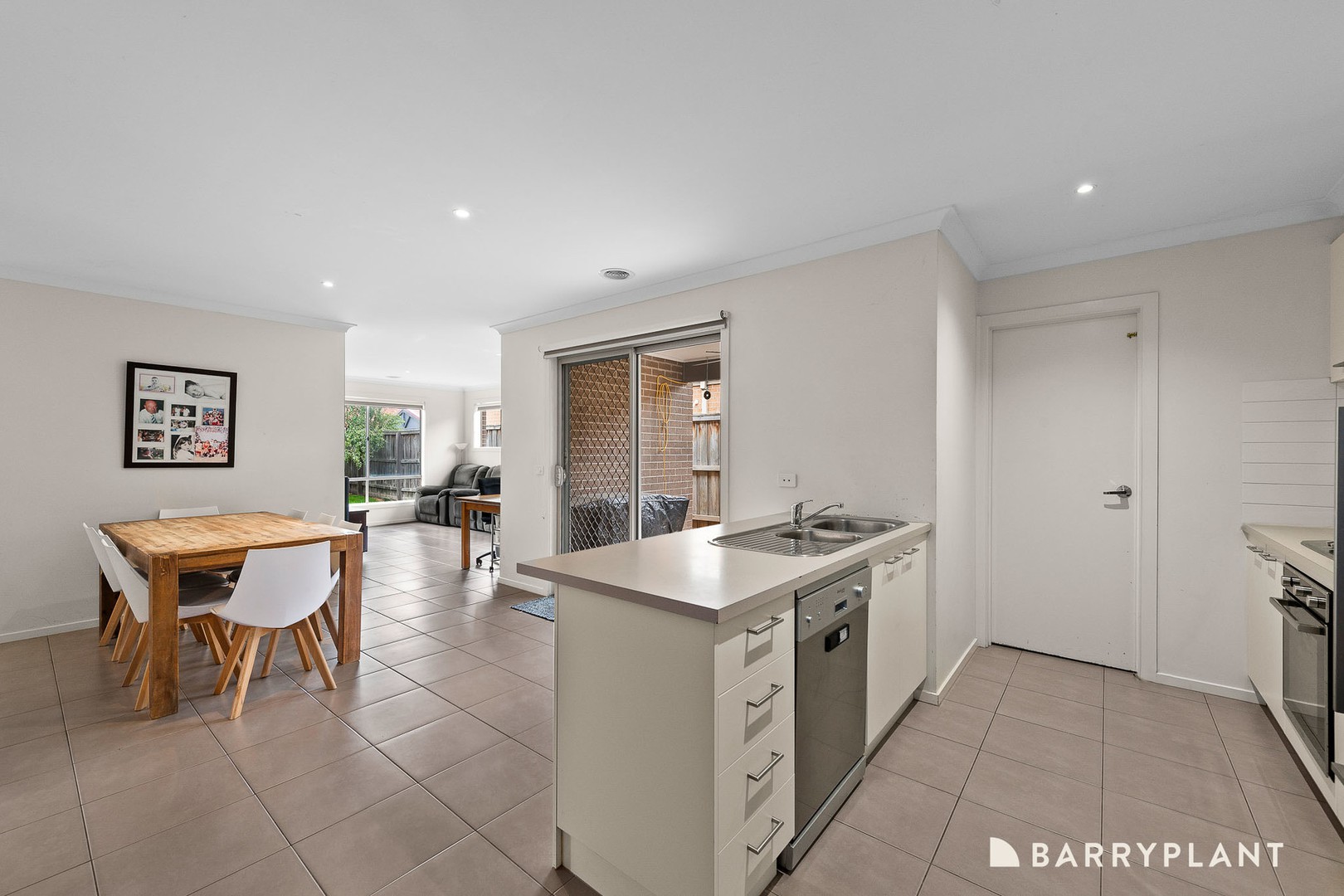 11 Goshawk Drive, Pakenham, VIC 3810, Pakenham - Thumbnail 2