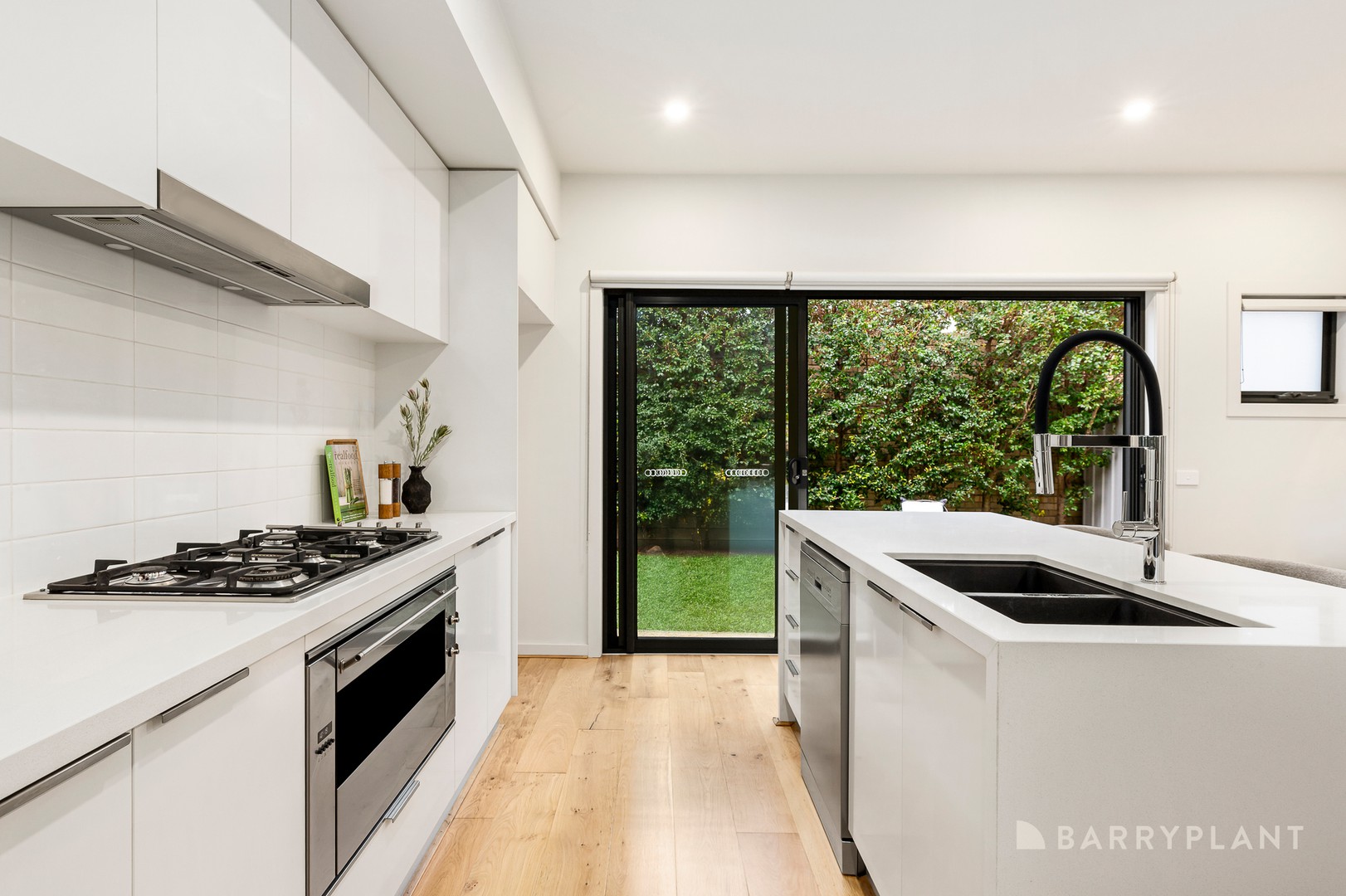 11 Gouldthorp Avenue, Mentone, VIC 3194, Mentone - Thumbnail 8