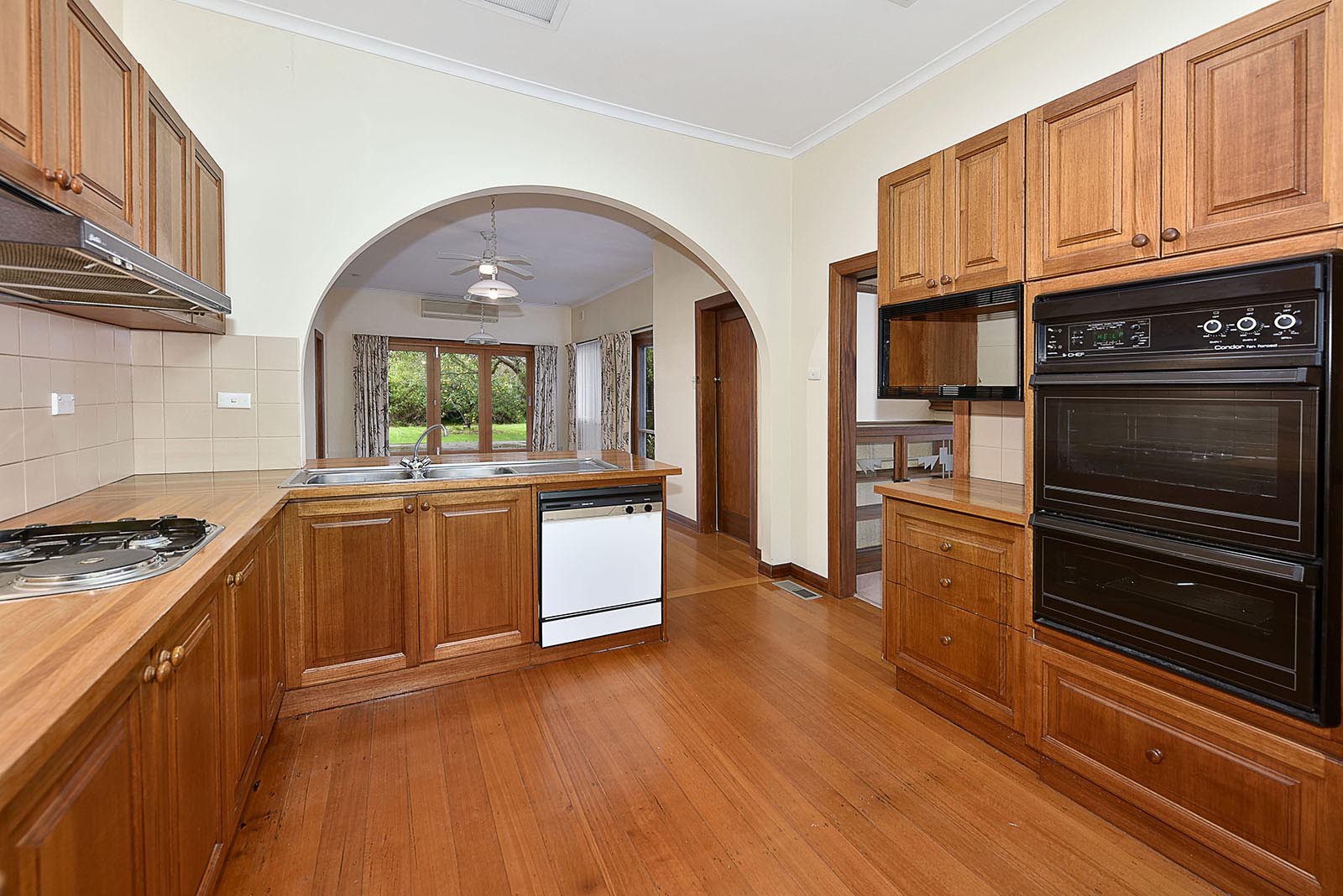 11 Grammar Street, Strathmore, VIC 3041, Strathmore - Thumbnail 3