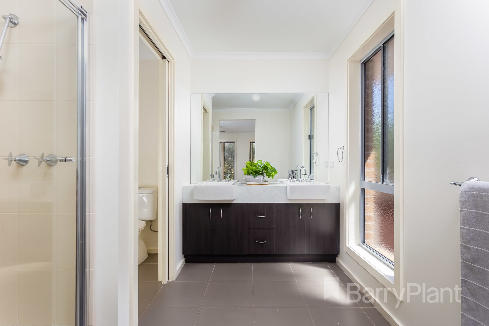 11 Half Moon Terrace, Sanctuary Lakes, VIC 3030, Sanctuary Lakes - Thumbnail 3